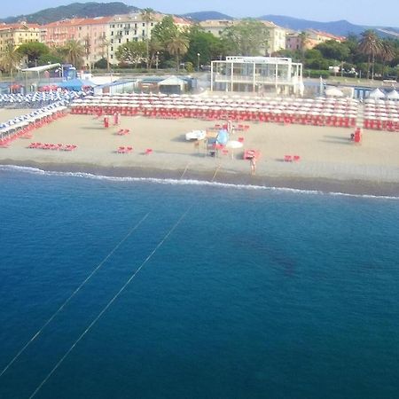 דירות Savona Magnifico Sole Mare 150 M Wifi Climatcontrol מראה חיצוני תמונה