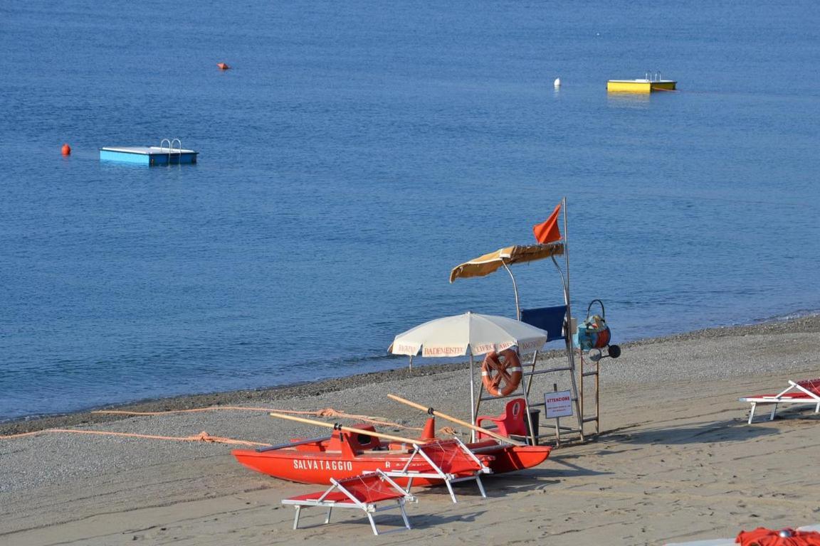 דירות Savona Magnifico Sole Mare 150 M Wifi Climatcontrol מראה חיצוני תמונה